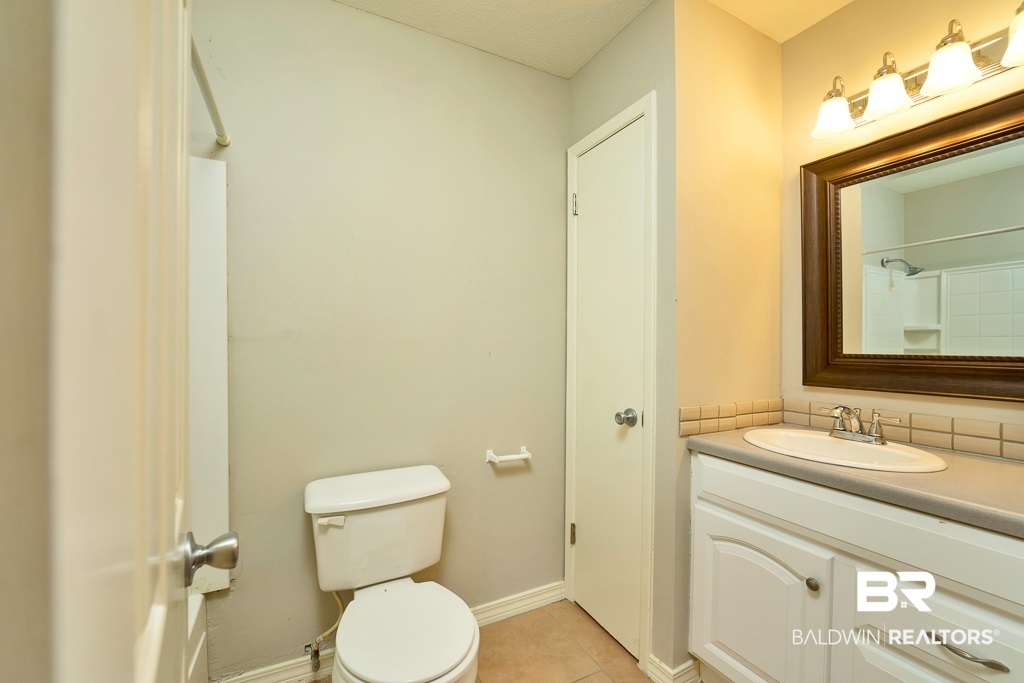 3260 Graham Road North Mobile, AL 36618 - Photo 11 of 21