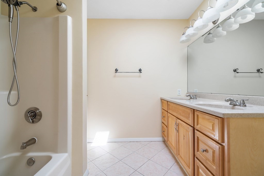 255 North Road, Unit 125 Chelmsford, MA 01824 - Photo 17 of 33 Gallery Image 17
