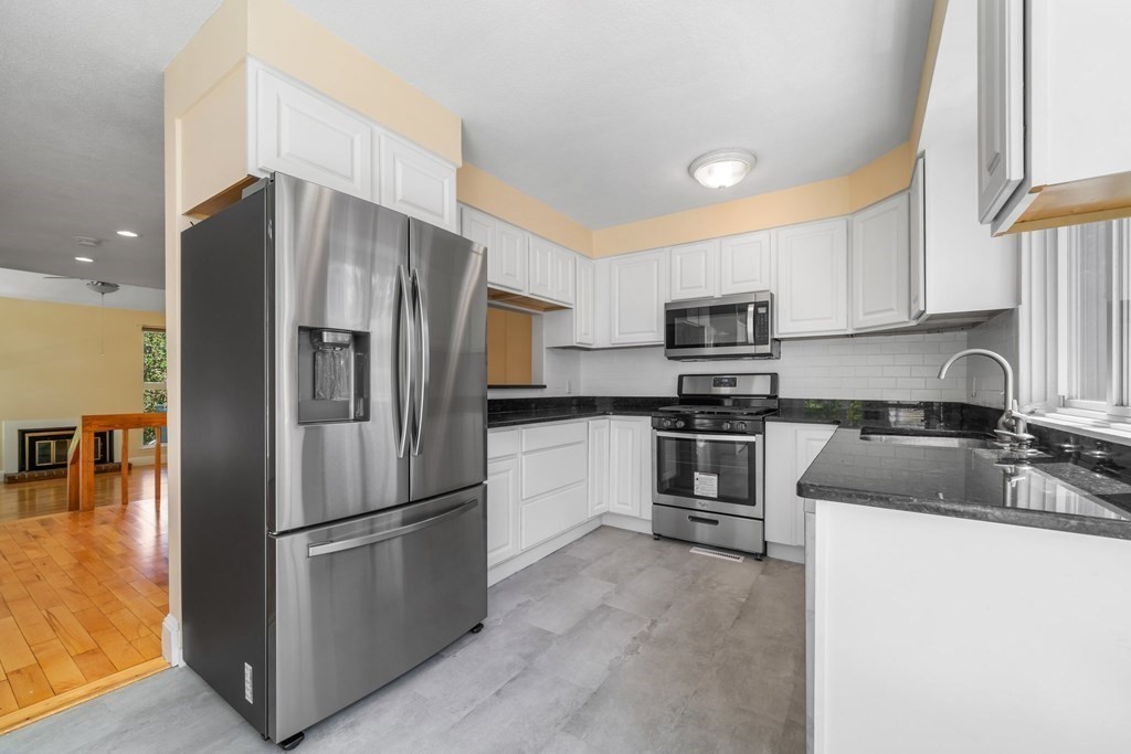 255 North Road, Unit 125 Chelmsford, MA 01824 - Photo 4 of 33 Gallery Image 4