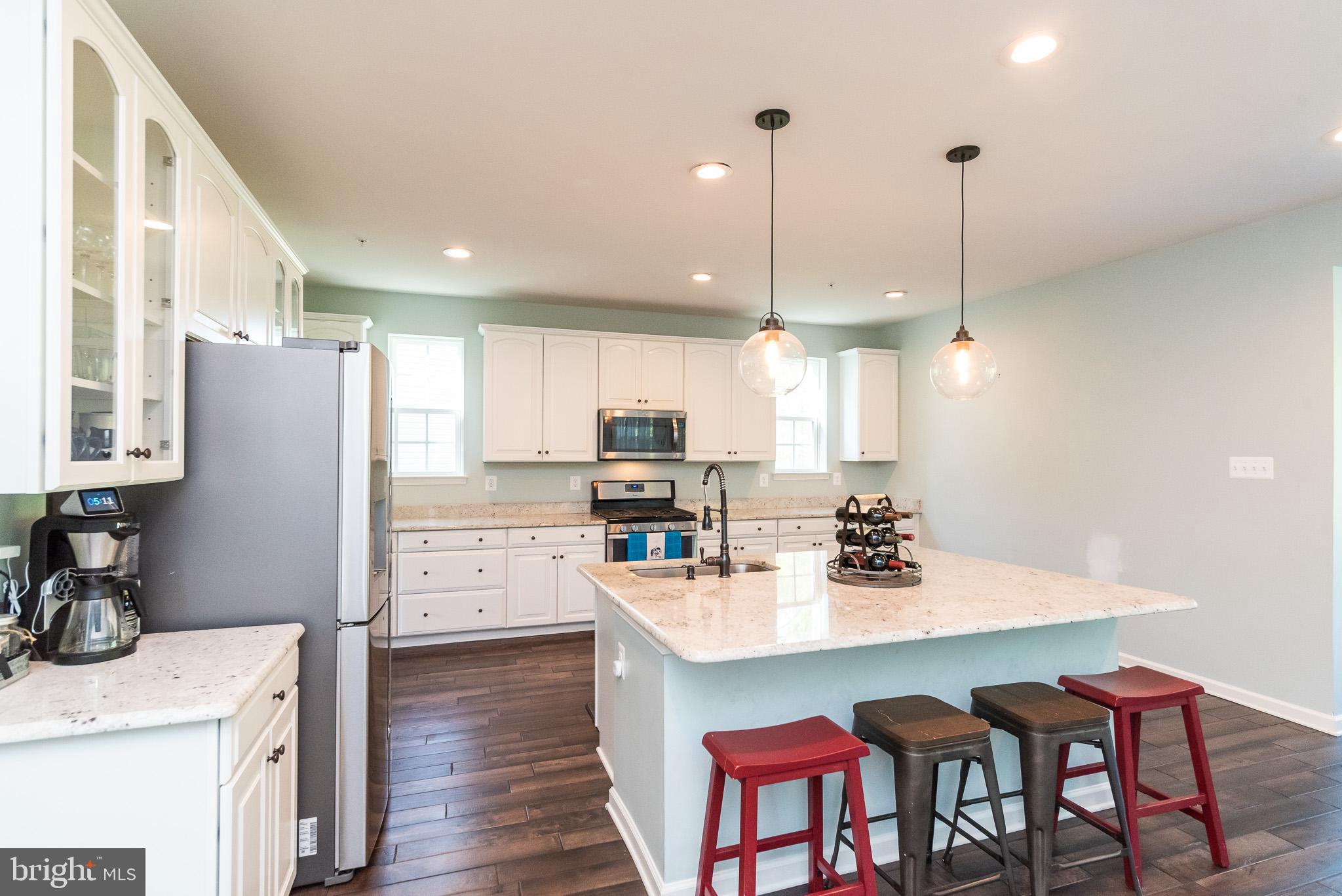 914 Ramble Run Road Baltimore, MD 21220 - Photo 13 of 51 Huge island breakfast bar