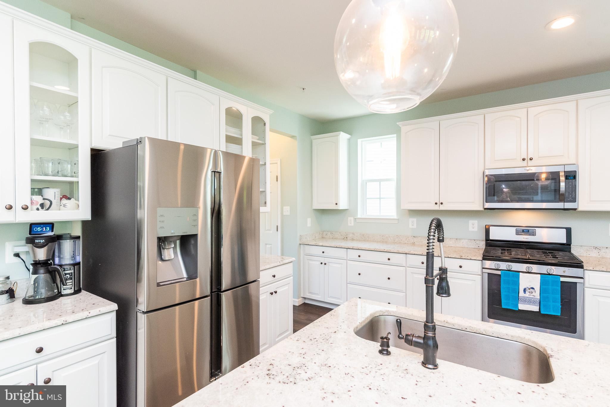 914 Ramble Run Road Baltimore, MD 21220 - Photo 18 of 51 Eat-in kitchen with plenty of natural light