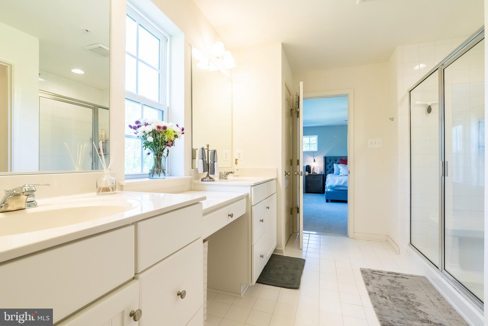 914 Ramble Run Road Baltimore, MD 21220 - Photo 35 of 51 Dual vanity with dressing table