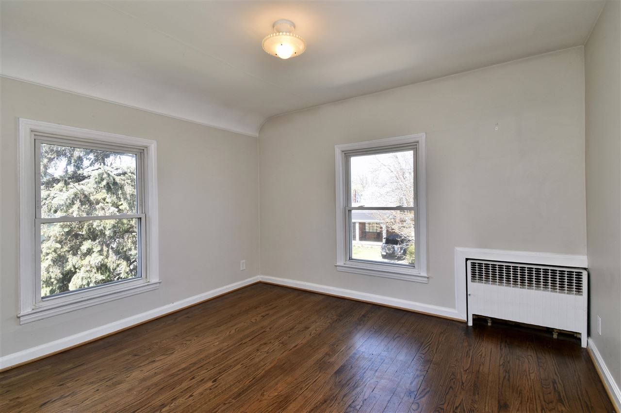 131 Muir Road Grosse Pointe, MI 48236 - Photo 13 of 21 50073315-12.JPG