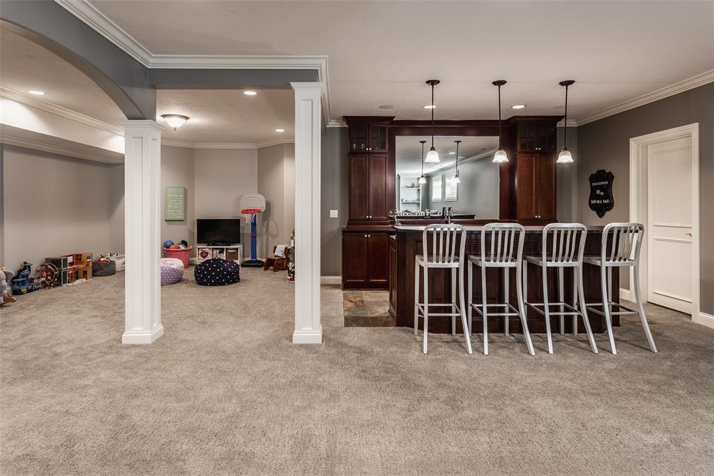 2103 Finchley Road Carmel, IN 46032 - Photo 33 of 39 Gallery Image 33