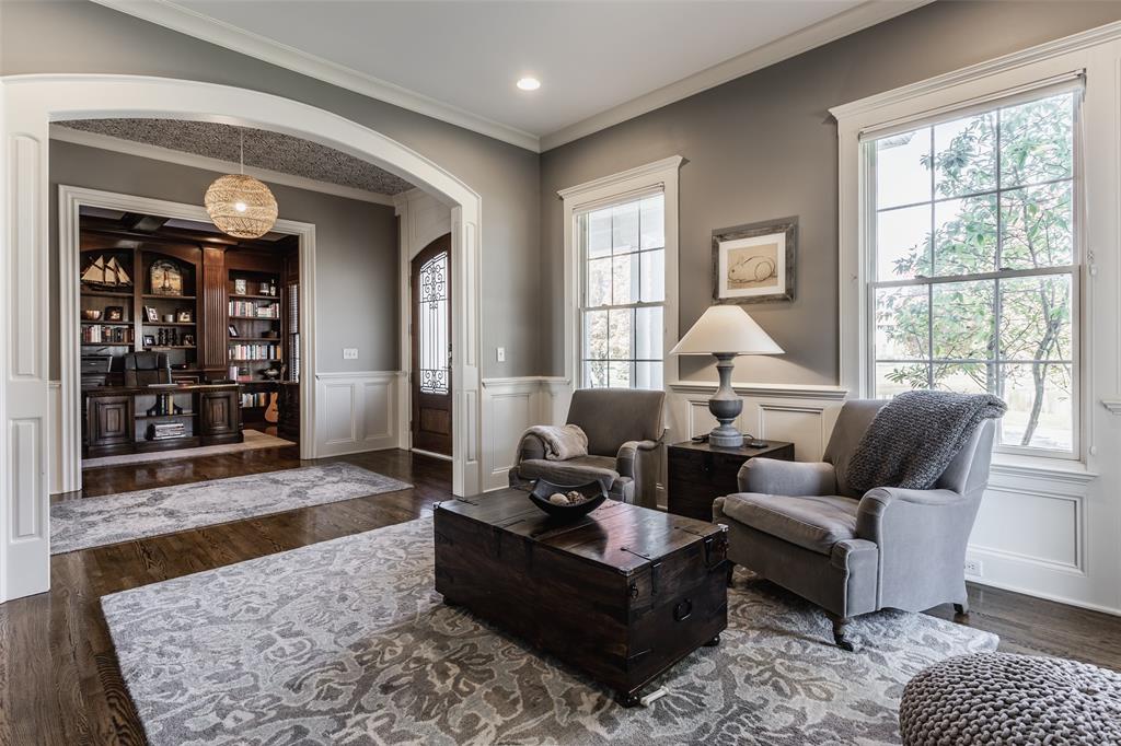 2103 Finchley Road Carmel, IN 46032 - Photo 9 of 39 Gallery Image 9