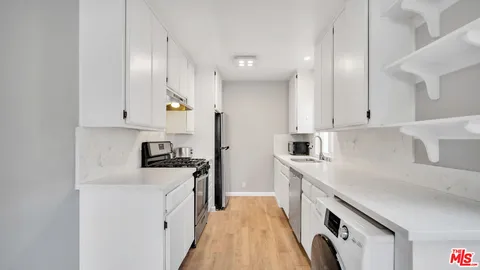 $1,699,000 | 535 Venice Way, Los Angeles, CA 90291