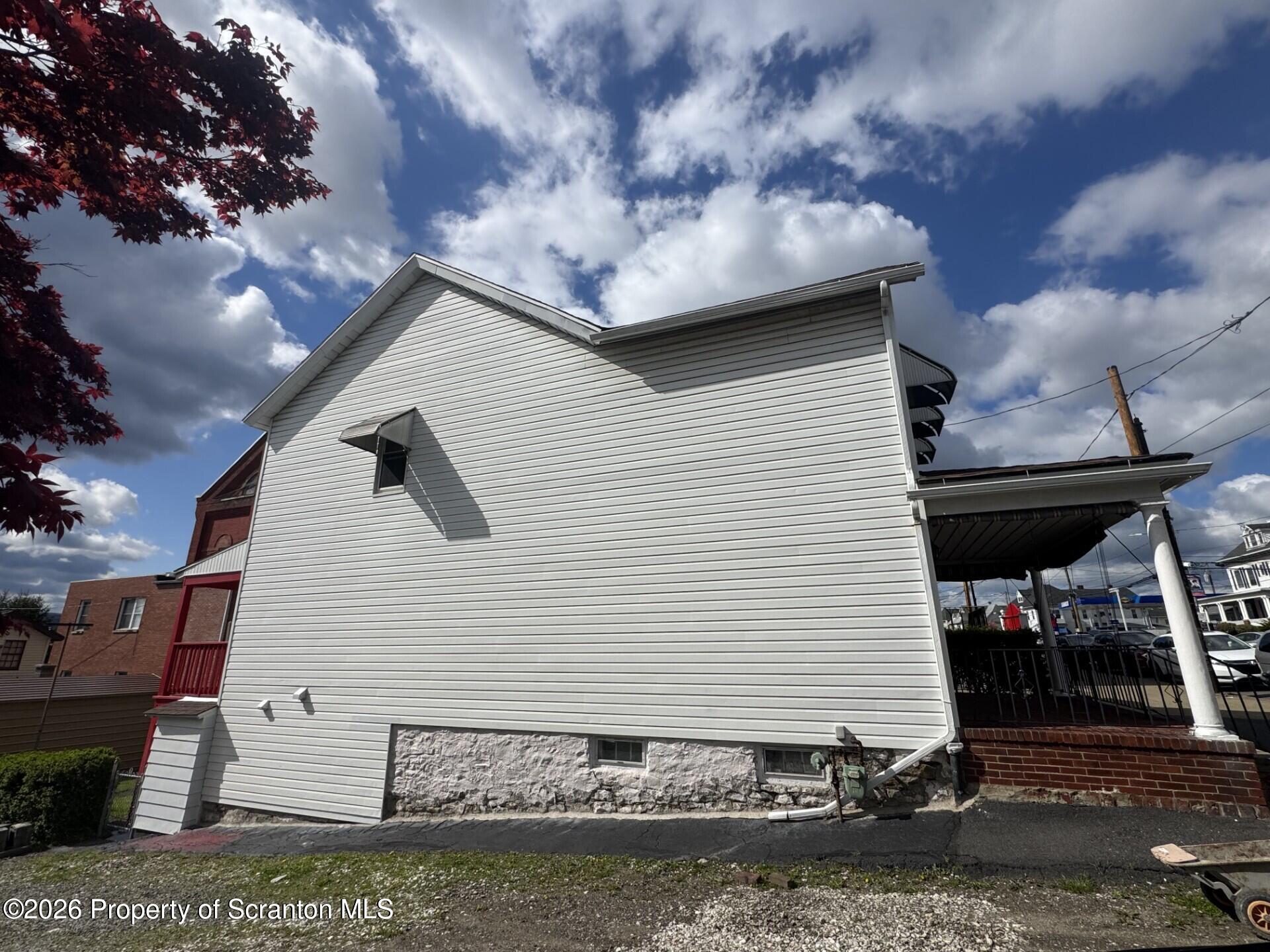 209 South Main Avenue Scranton, PA 18504 - Photo 18 of 19 Side of Home