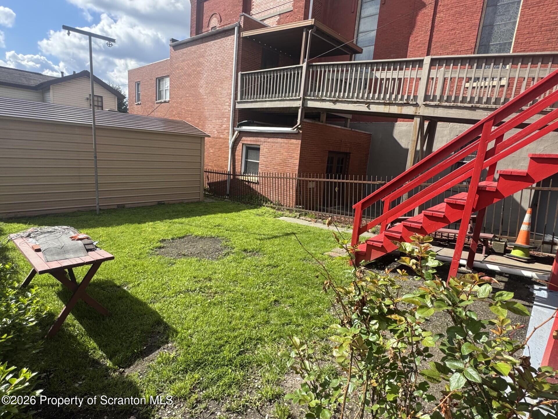 209 South Main Avenue Scranton, PA 18504 - Photo 4 of 19 Yard