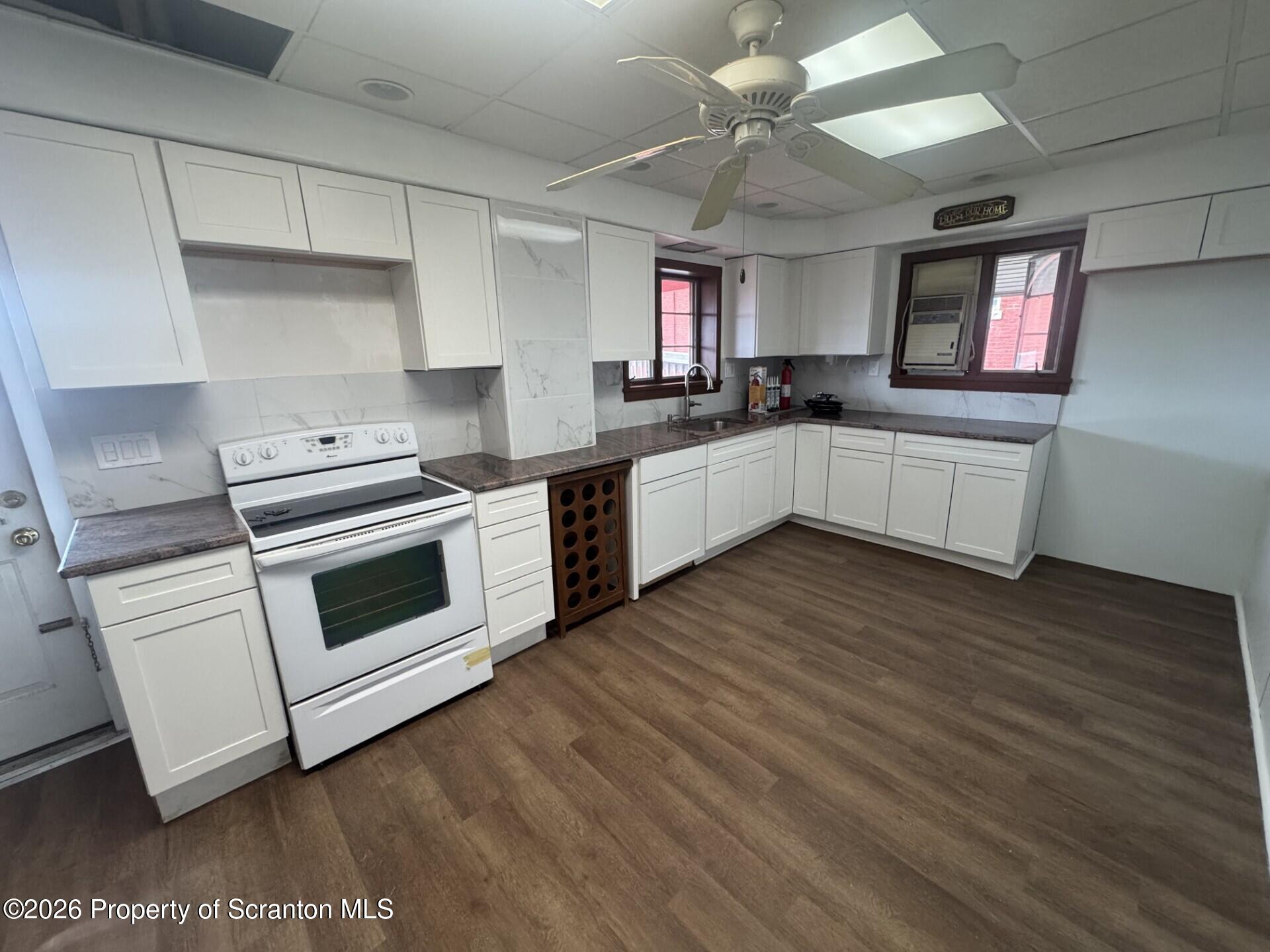 209 South Main Avenue Scranton, PA 18504 - Photo 5 of 19 Kitchen