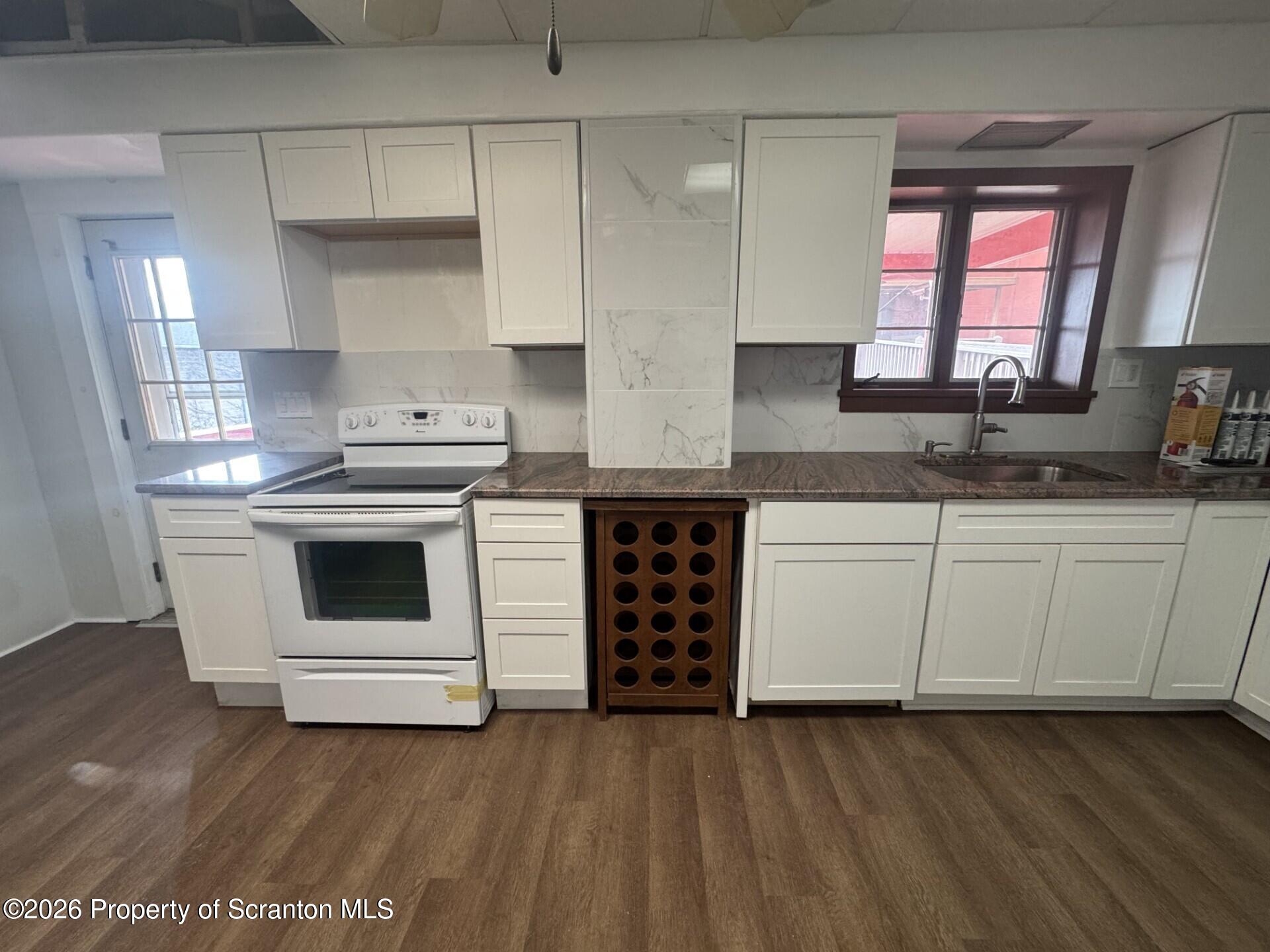 209 South Main Avenue Scranton, PA 18504 - Photo 6 of 19 Kitchen