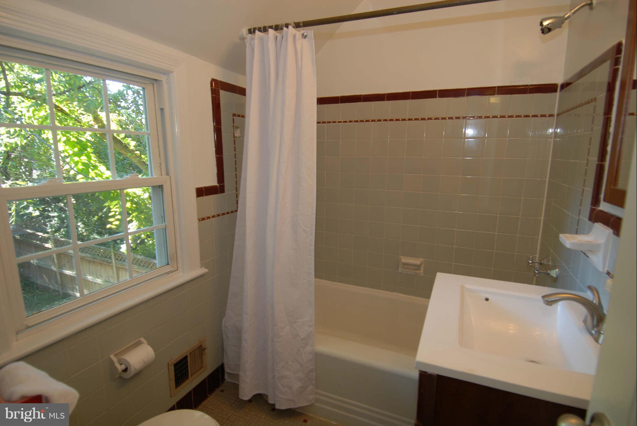 4406 Jones Bridge Road Bethesda, MD 20814 - Photo 12 of 21 Bath