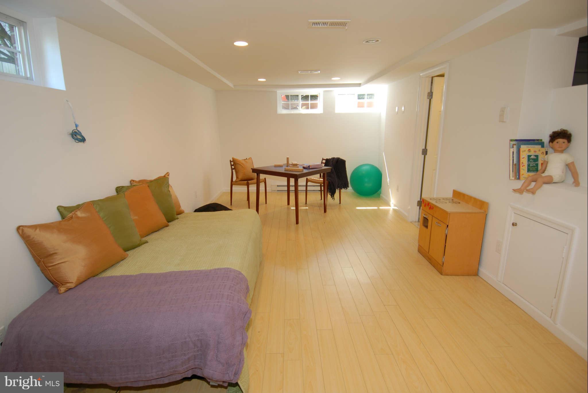 4406 Jones Bridge Road Bethesda, MD 20814 - Photo 15 of 21 Family Room