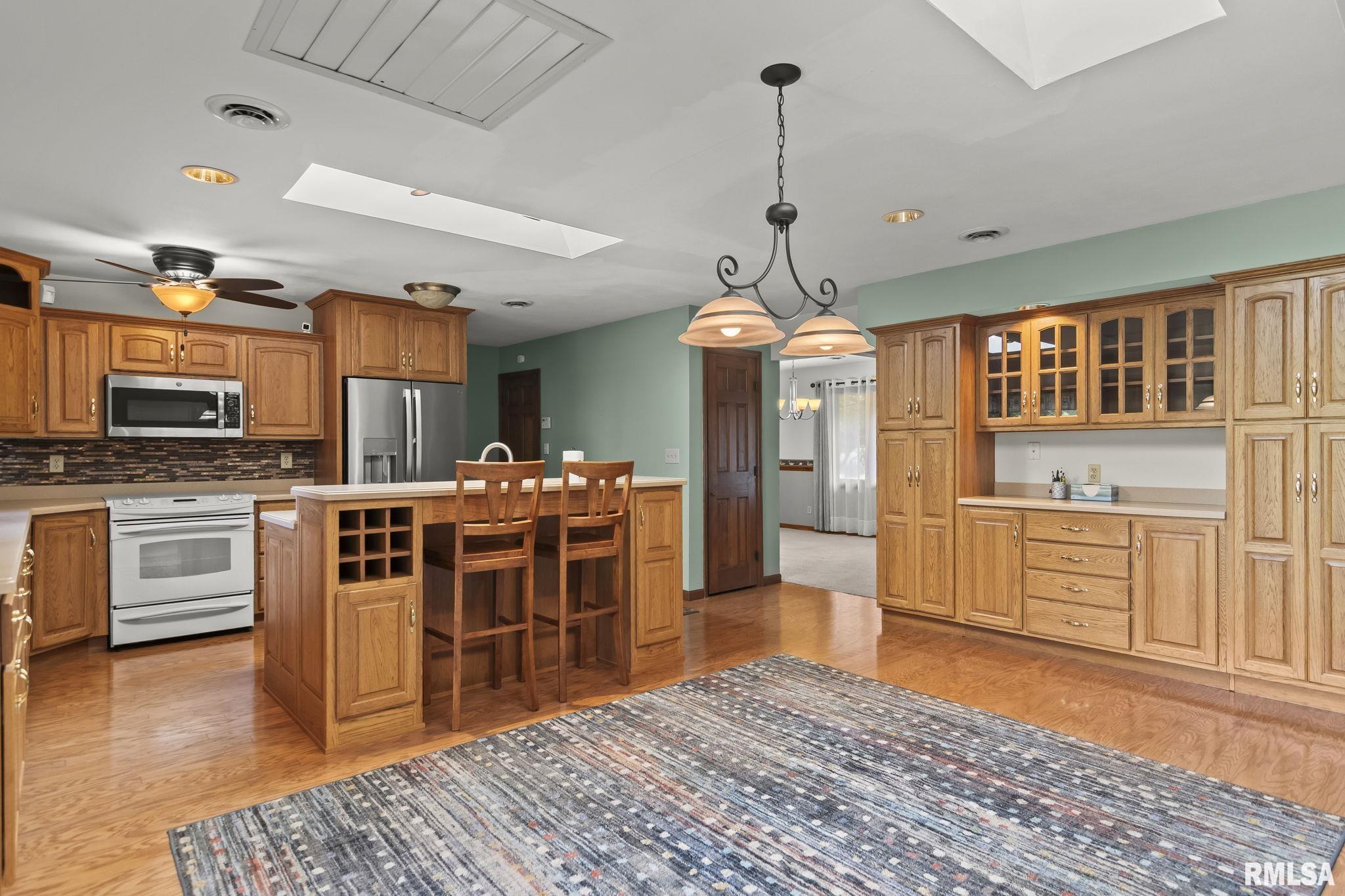 53 Frontier Lake Drive Springfield, IL 62707 - Photo 15 of 36 Gallery Image 15
