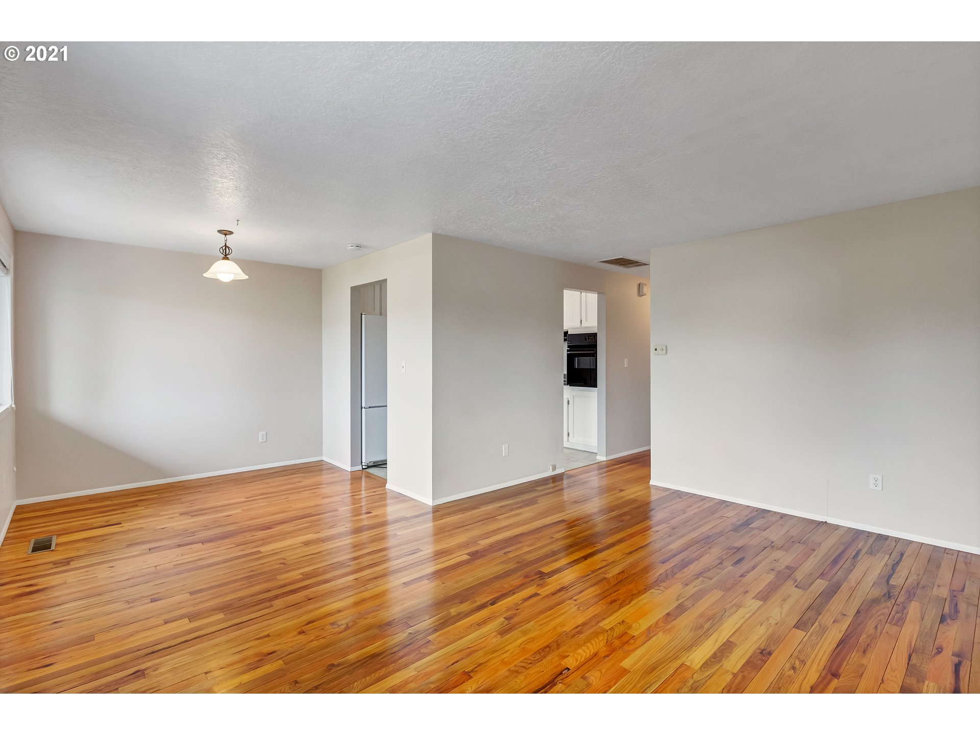 1745 Sallal Road Woodburn, OR 97071 - Photo 10 of 23 Gallery Image 10