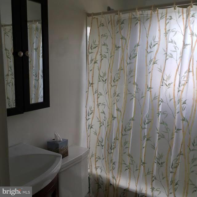 279 Gibson Road Pasadena, MD 21122 - Photo 27 of 29 Bath