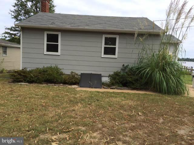 279 Gibson Road Pasadena, MD 21122 - Photo 7 of 29 Exterior (Rear)