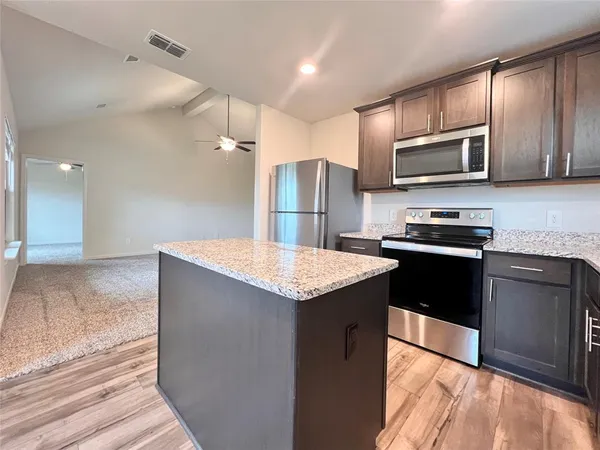 $1,995 | 108 Telegraph Trail, Newark, TX 76071