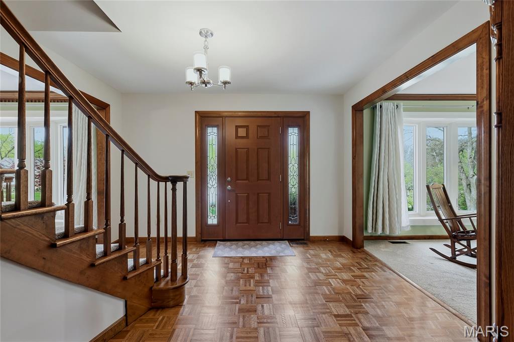 1510 Timber Point Court Chesterfield, MO 63017 - Photo 3 of 44