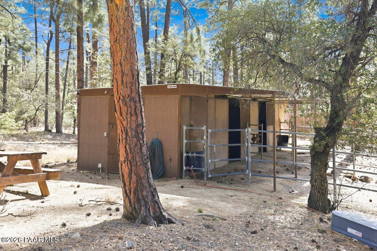 748 East Marapai Road Prescott, AZ 86303 - Photo 32 of 47 a backyard of a house