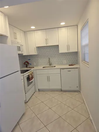 $1,700 | 108 Fanshaw C, Boca Raton, FL 33434