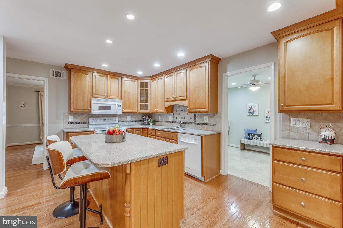 9226 Rockefeller Lane Springfield, VA 22153 - Photo 10 of 58
