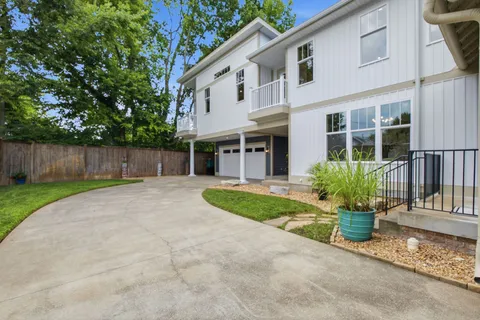 $2,395,000 | 702 Skyview Drive, Nashville, TN 37206