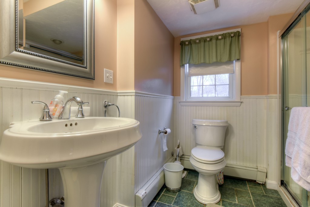 22 Hillcrest Road Medfield, MA 02052 - Photo 14 of 28 Gallery Image 14