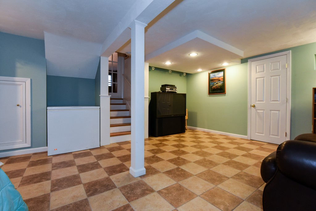 22 Hillcrest Road Medfield, MA 02052 - Photo 19 of 28 Gallery Image 19