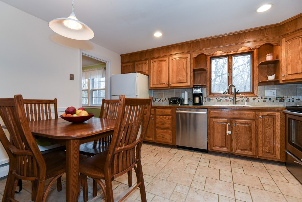 22 Hillcrest Road Medfield, MA 02052 - Photo 6 of 28 Gallery Image 6