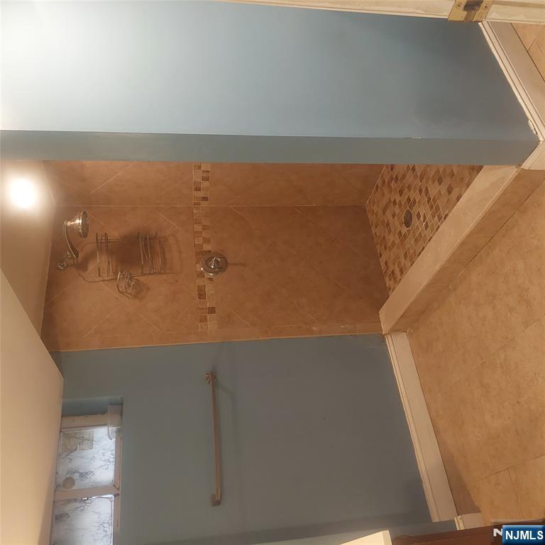 364 Billington Road Teaneck, NJ 07666 - Photo 15 of 17