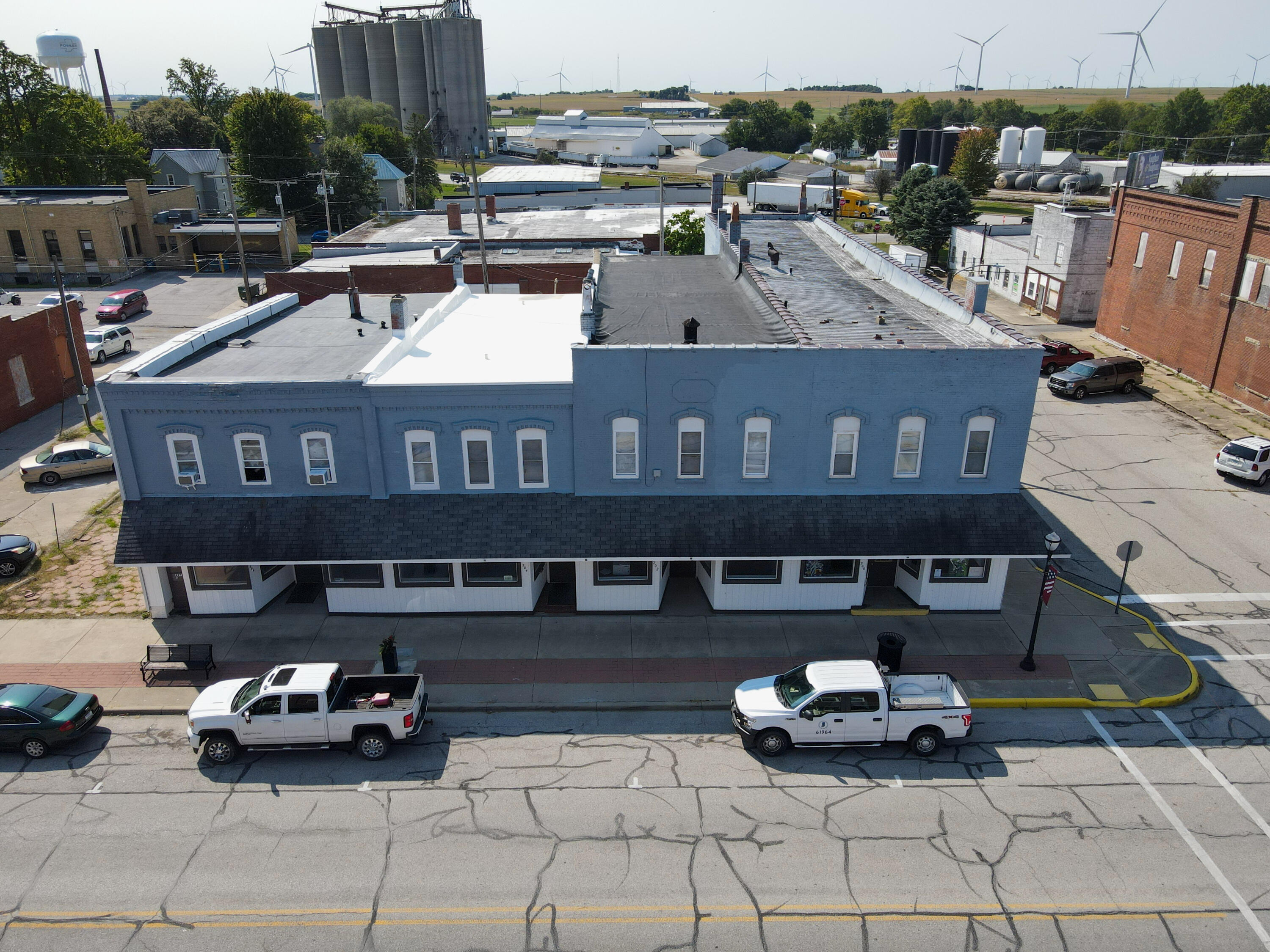 202 East 5th Street Fowler, IN 47944 - Photo 12 of 38 a view of a chairs and table on the terrace