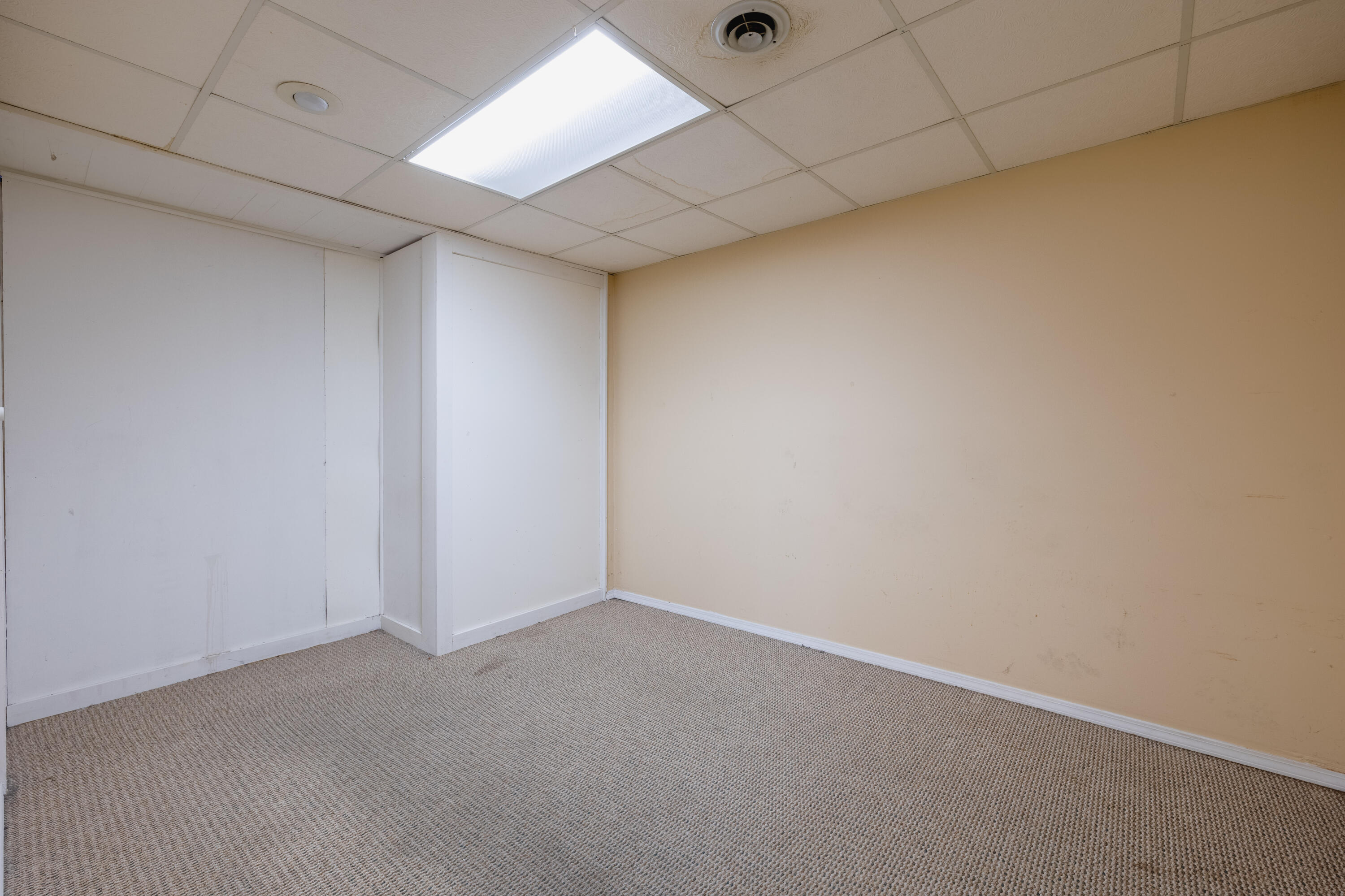 202 East 5th Street Fowler, IN 47944 - Photo 21 of 38 an empty room with a empty space and a window