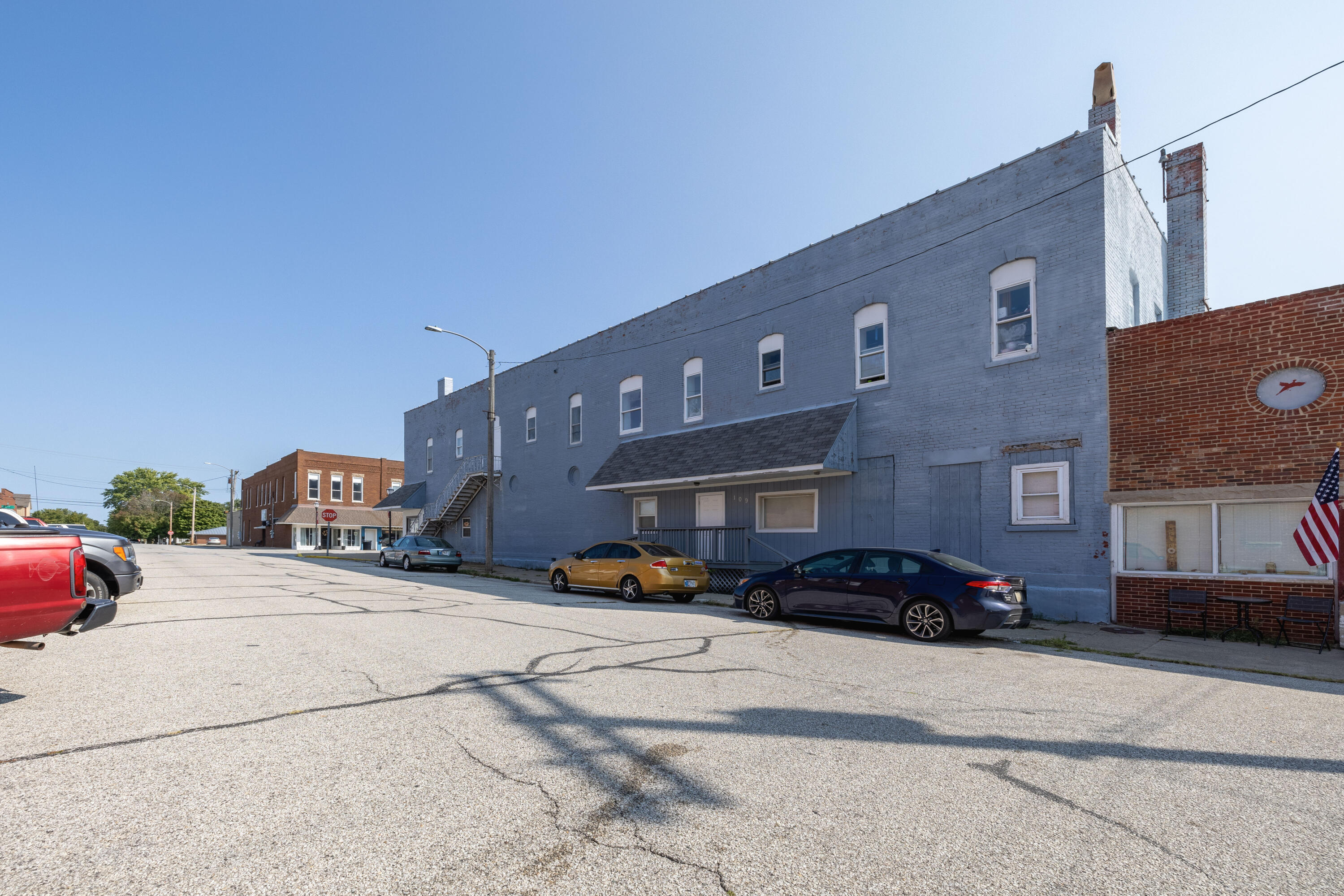 202 East 5th Street Fowler, IN 47944 - Photo 6 of 38 a car parked in front of a building