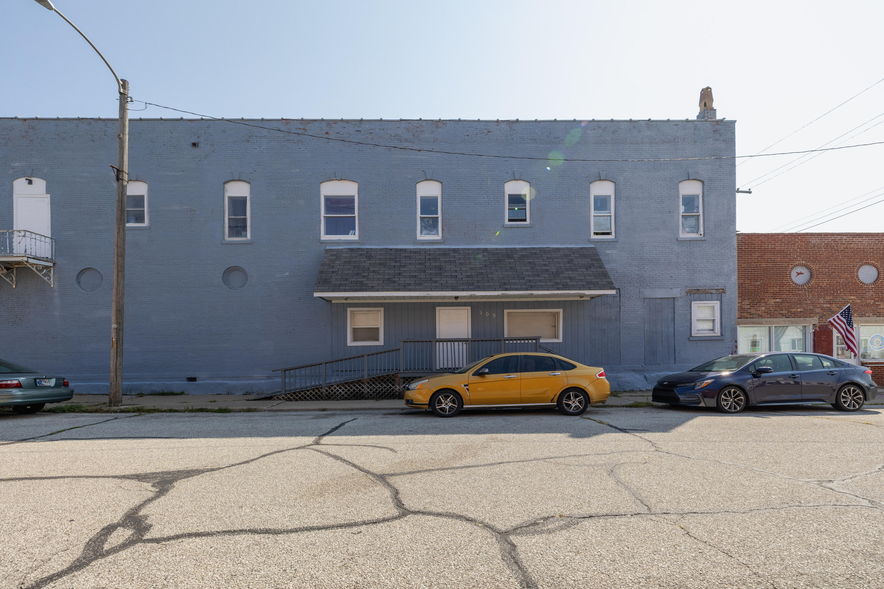 202 East 5th Street Fowler, IN 47944 - Photo 7 of 38 a car parked in front of a building