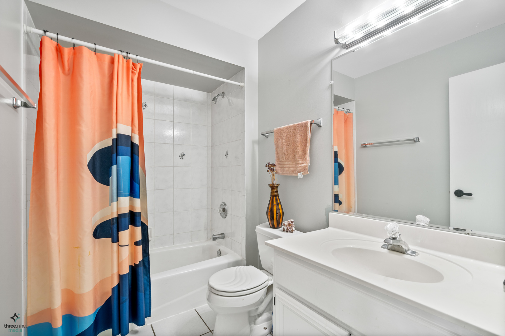 1224 Arbor Drive Lemont, IL 60439 - Photo 18 of 27 a bathroom with a sink toilet and shower