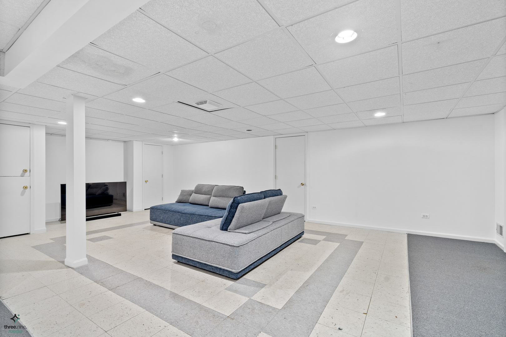 1224 Arbor Drive Lemont, IL 60439 - Photo 20 of 27 a living room with furniture and a table with wooden floor