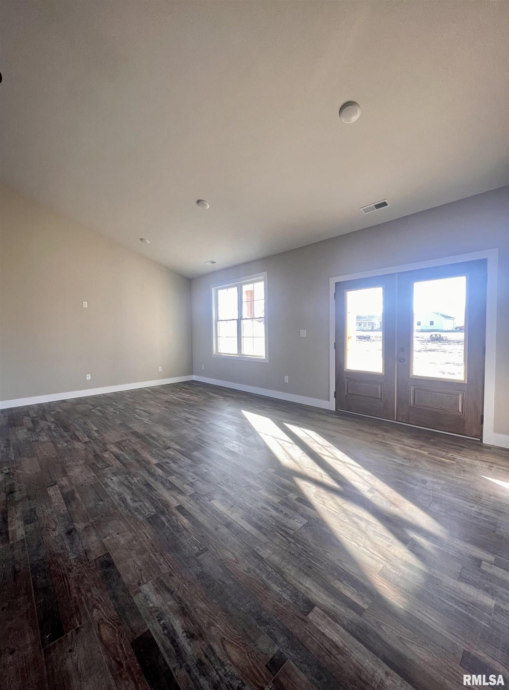 848 Sycamore Road Carbondale, IL 62901 - Photo 3 of 21