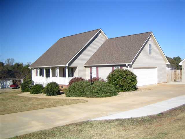 1014 Moorhead Place Pendleton, SC 29670 - Photo 2 of 25