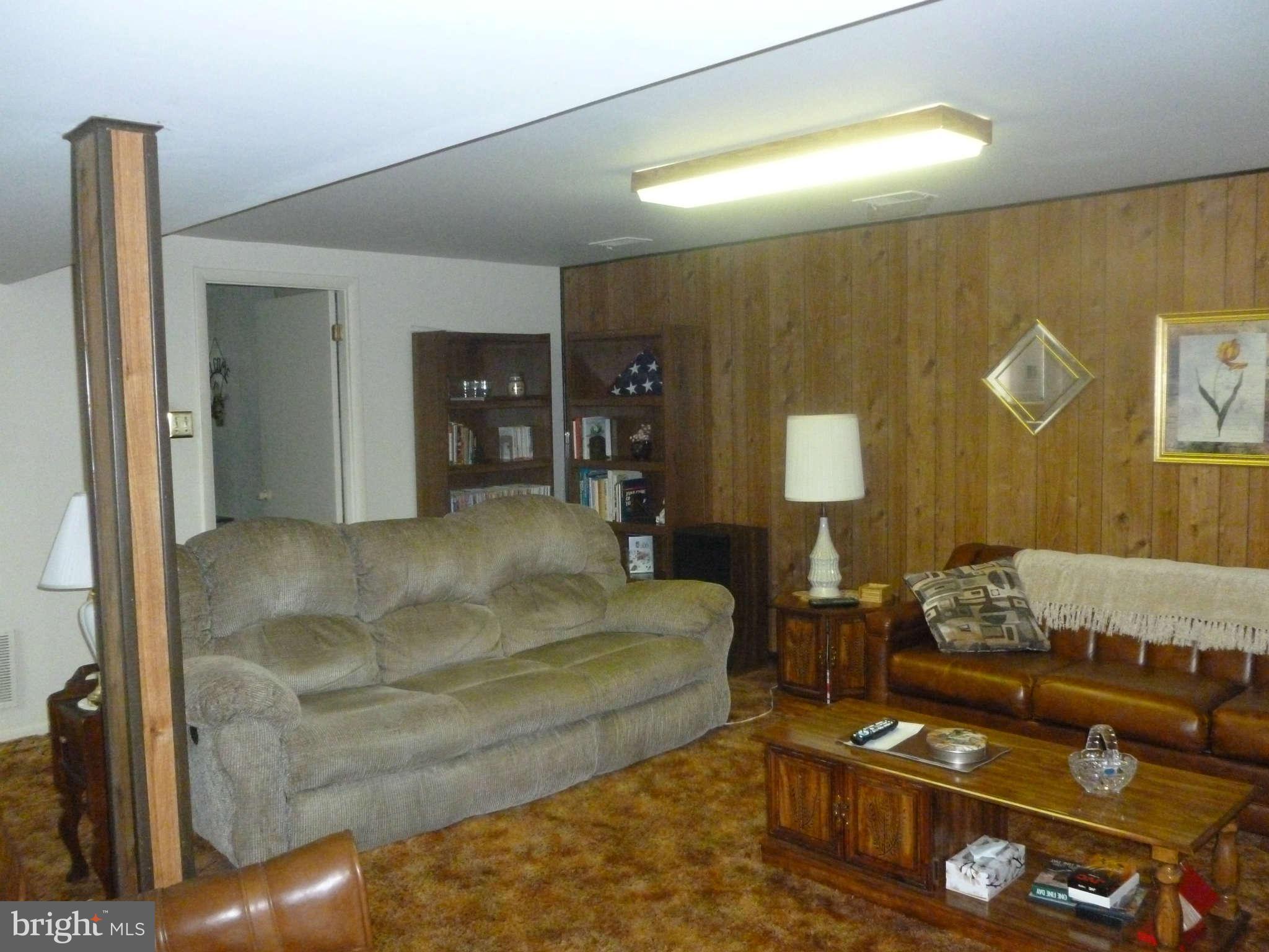 419 Rockway Road Baltimore, MD 21228 - Photo 10 of 12 Family Room
