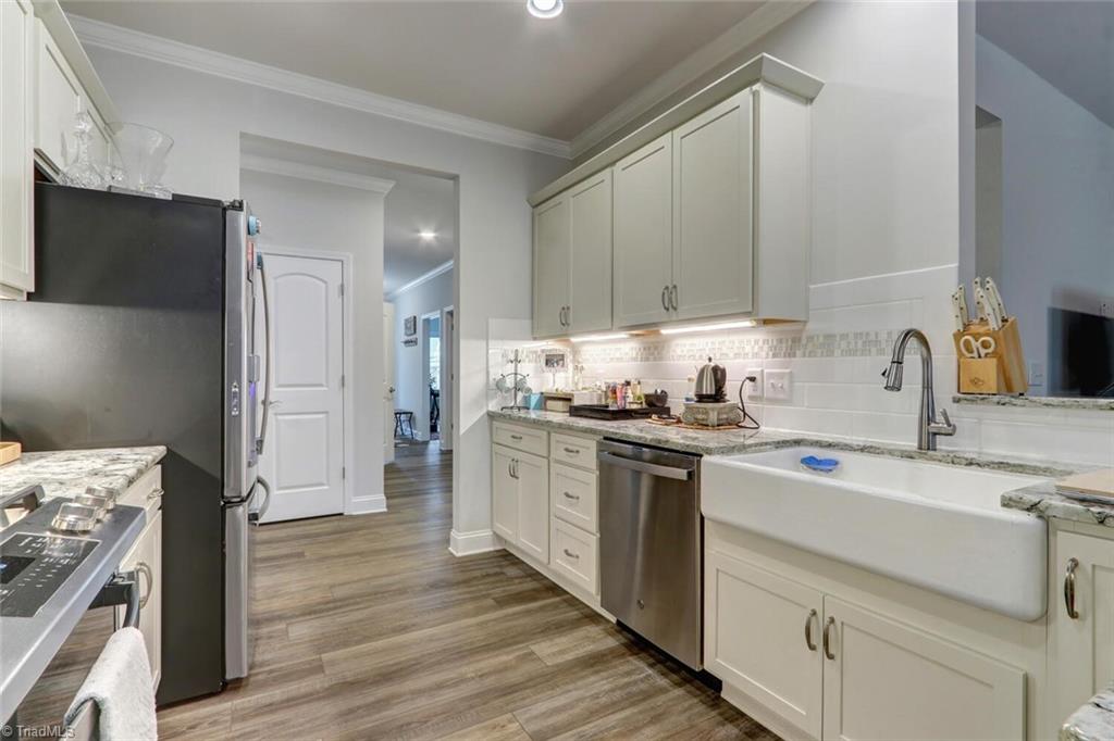 6526 Marion Gibson Way Oak Ridge, NC 27310 - Photo 10 of 27 KITCHEN