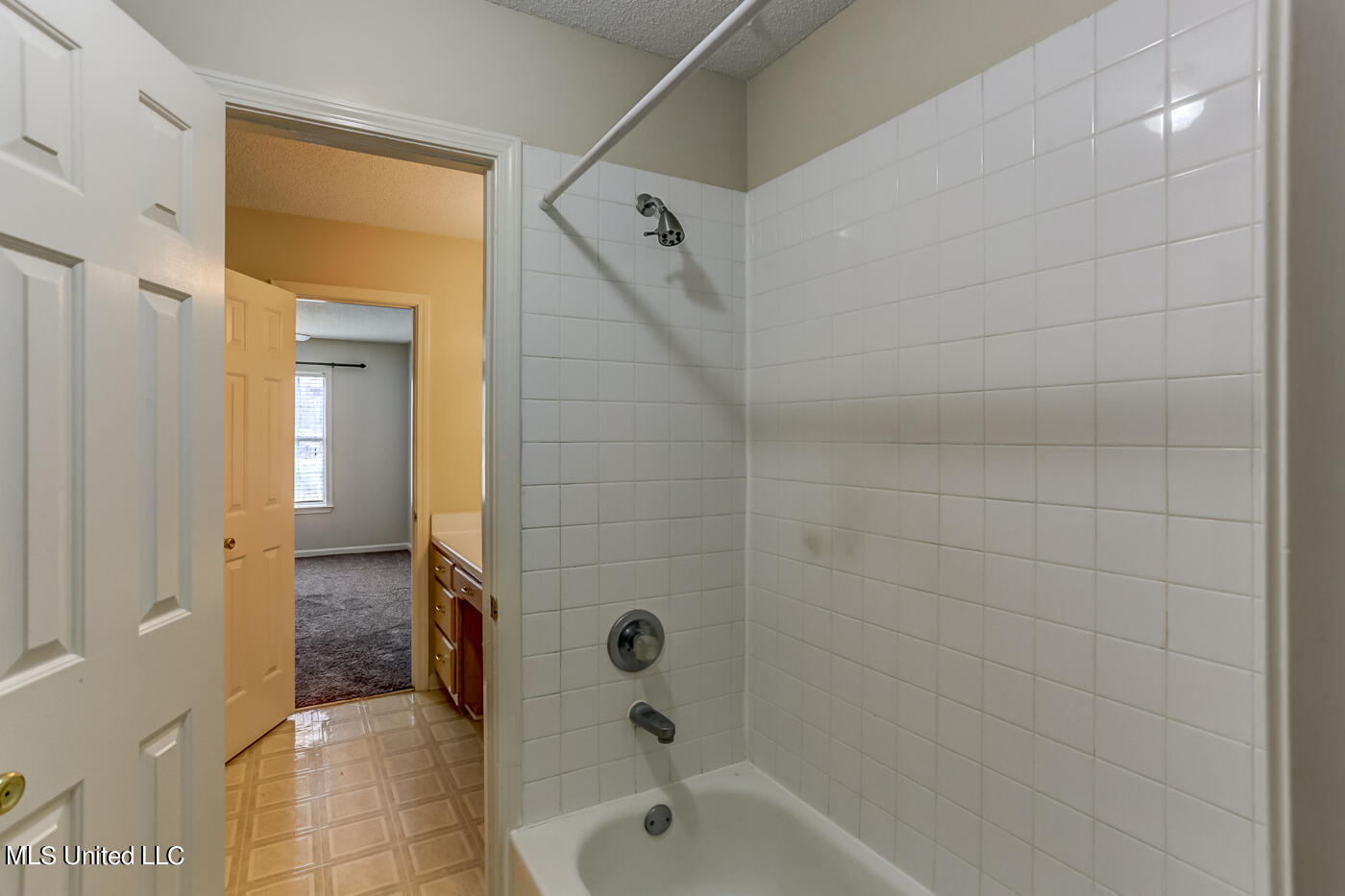 7316 Deerbrook Road Olive Branch, MS 38654 - Photo 15 of 22 Primary Bath 2nd View