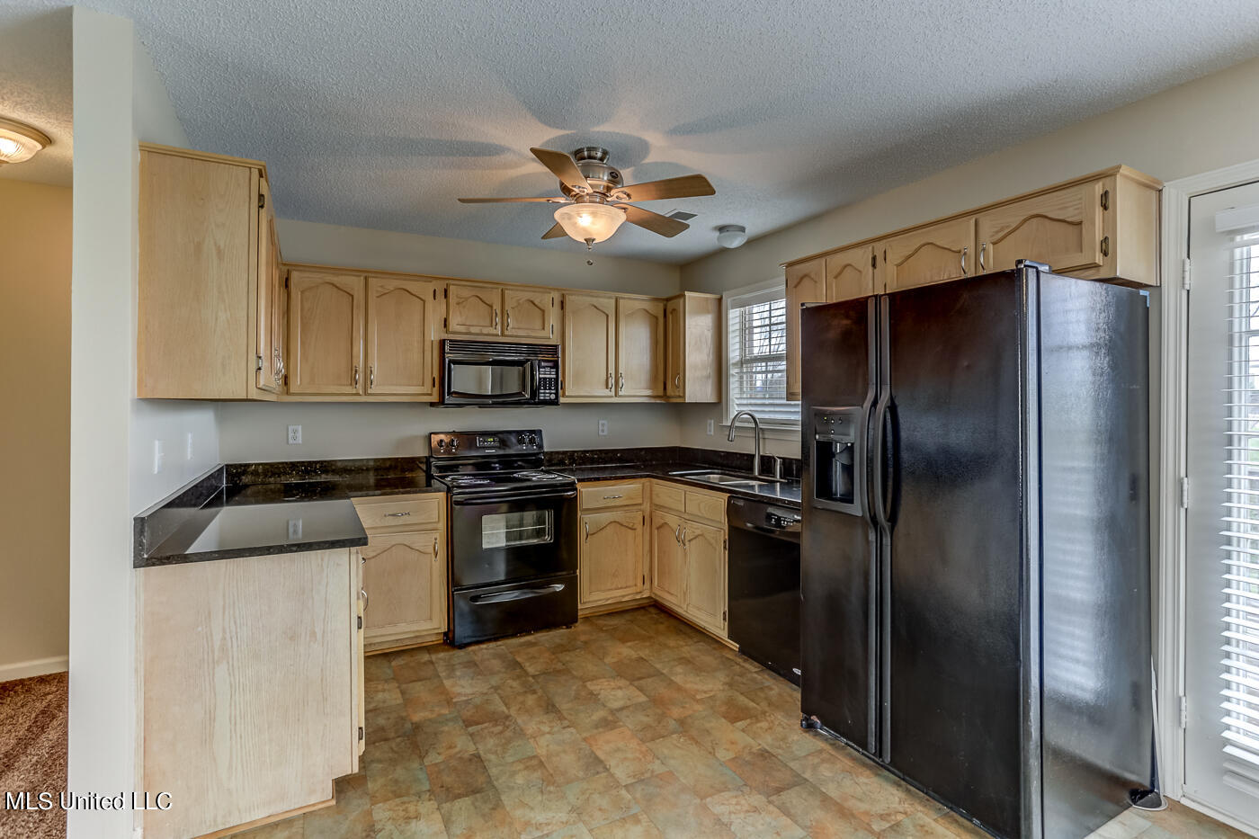 7316 Deerbrook Road Olive Branch, MS 38654 - Photo 8 of 22 Quartz Counter tops