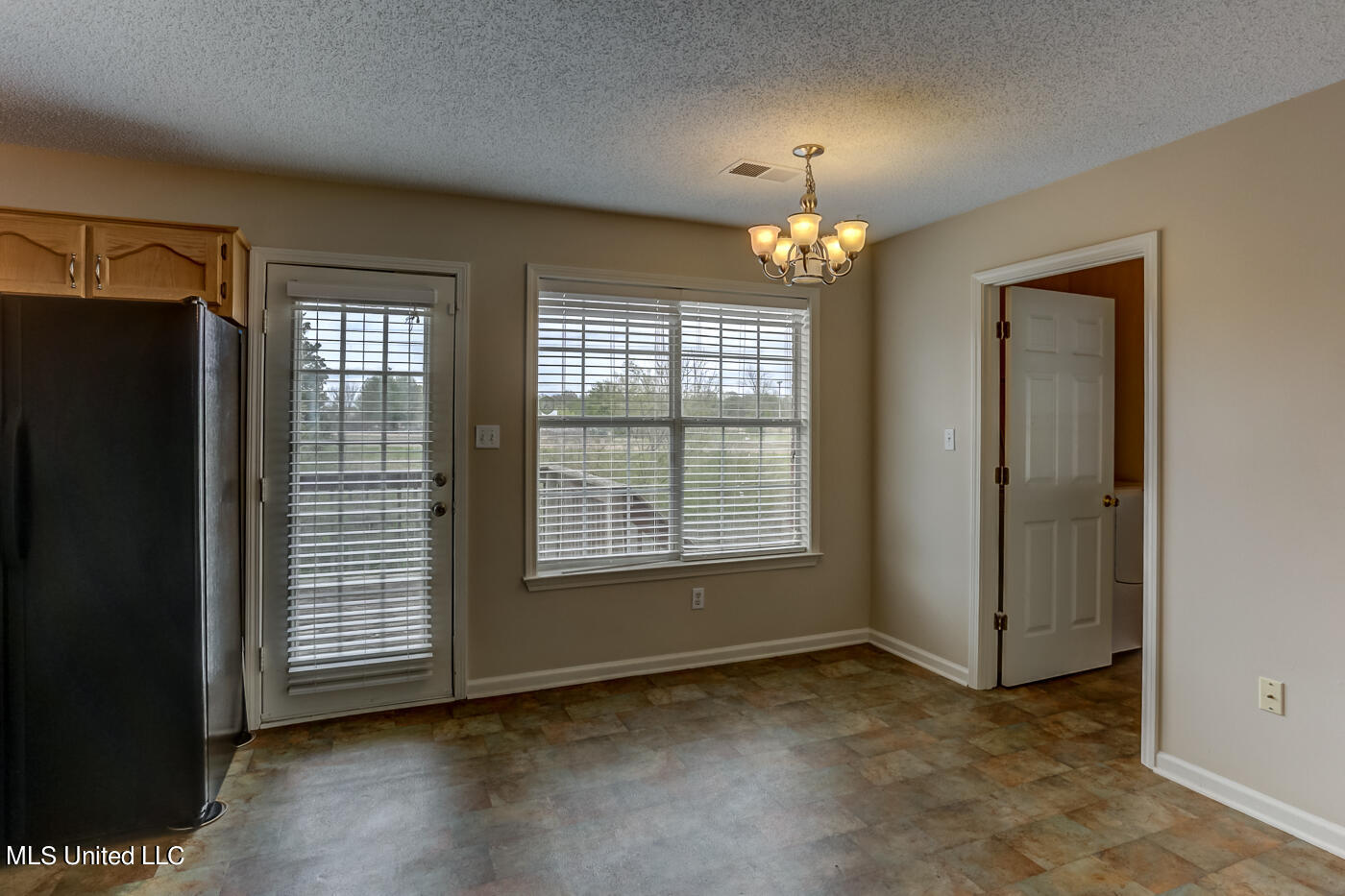 7316 Deerbrook Road Olive Branch, MS 38654 - Photo 9 of 22 Dining area