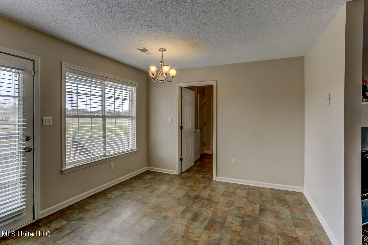 7316 Deerbrook Road Olive Branch, MS 38654 - Photo 10 of 22 Dining area 2nd view