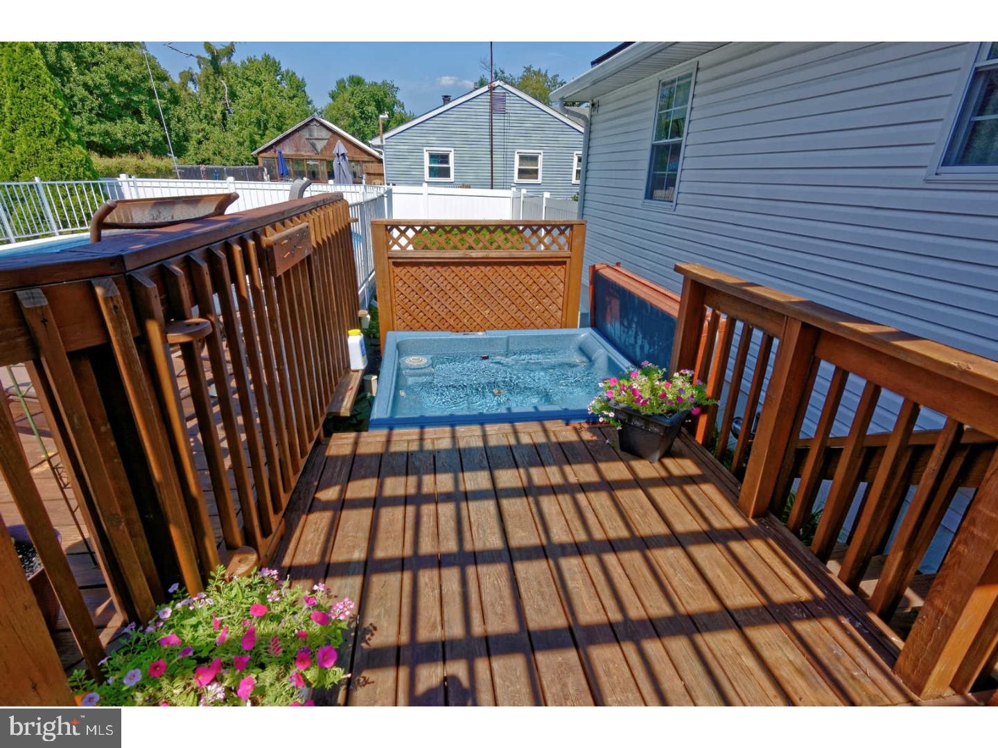 95 Lafayette Road Pennsville, NJ 08070 - Photo 13 of 25 Hot Tub