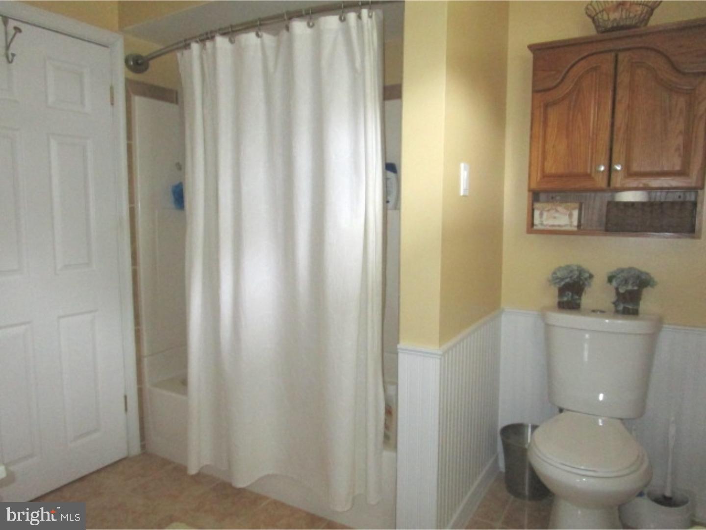 95 Lafayette Road Pennsville, NJ 08070 - Photo 18 of 25 Bathroom