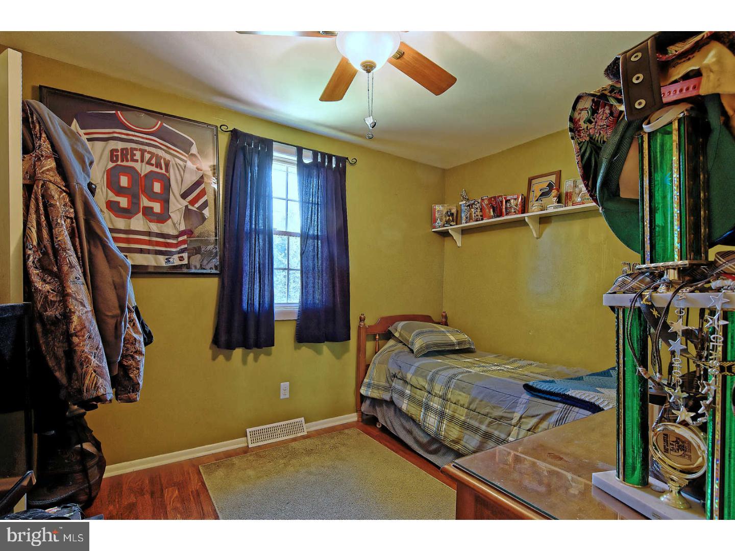 95 Lafayette Road Pennsville, NJ 08070 - Photo 20 of 25 Bedroom 3