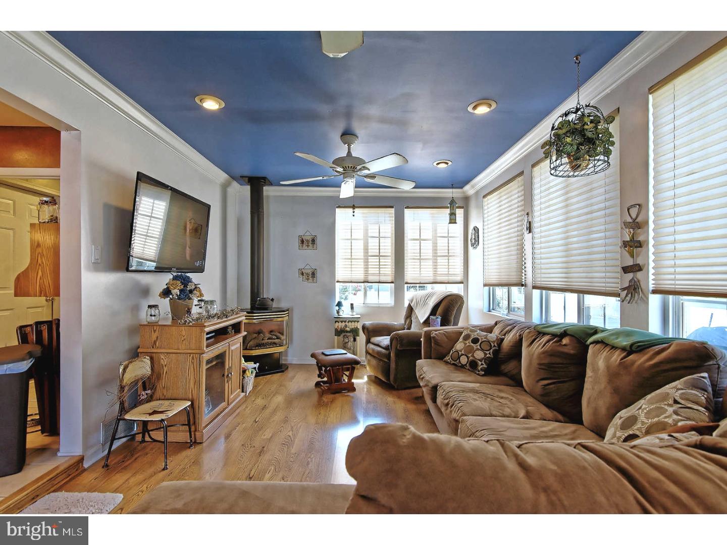 95 Lafayette Road Pennsville, NJ 08070 - Photo 9 of 25 Family Room