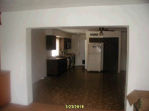 3714 West Redfield Road Phoenix, AZ 85053 - Photo 11 of 11 Kitchen