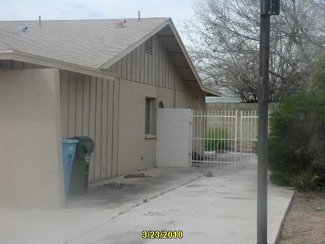 3714 West Redfield Road Phoenix, AZ 85053 - Photo 2 of 11 RV Gate
